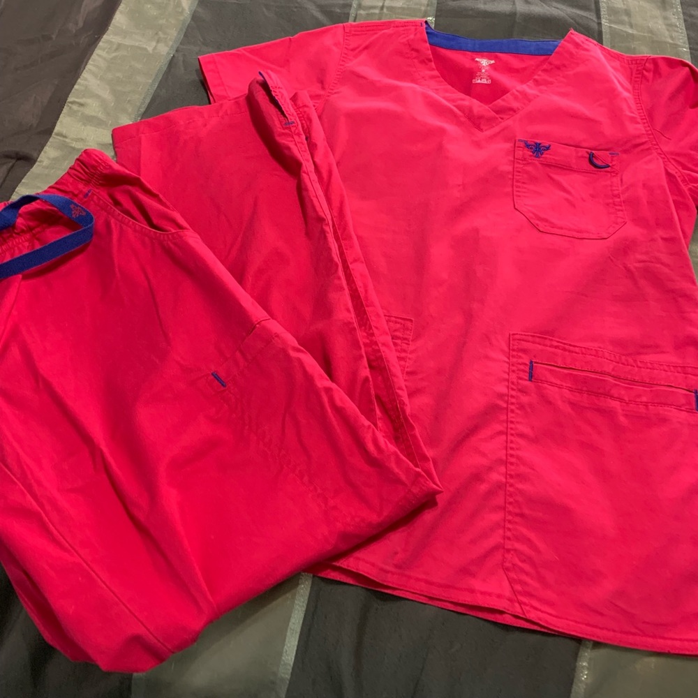 Med Couture scrubs 🤓